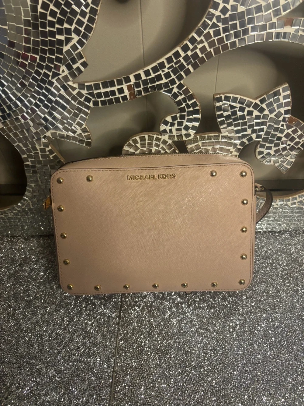 💕Michael Kors Pebbled Leather Studded Crossbody Bag in Light Pink